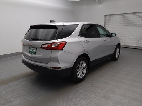 Used 2019 Chevrolet Equinox LS w/ LS Convenience Package image 9