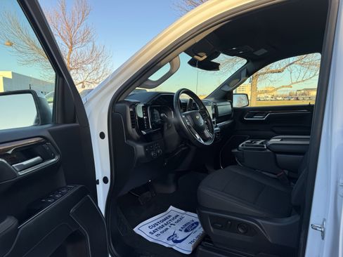 Used 2025 Chevrolet Silverado 1500 LT image 18