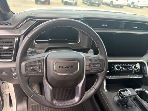 Used 2023 GMC Sierra 1500 Denali Ultimate AWD/4WD image 13