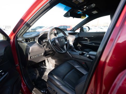 Used 2021 Toyota Venza Limited w/ Advanced Technology Package image 8