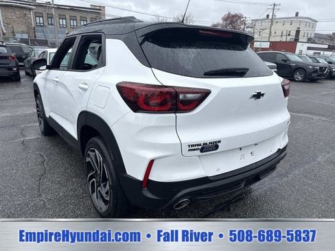 Used 2024 Chevrolet TrailBlazer RS w/ Driver Confidence Package AWD/4WD image 9