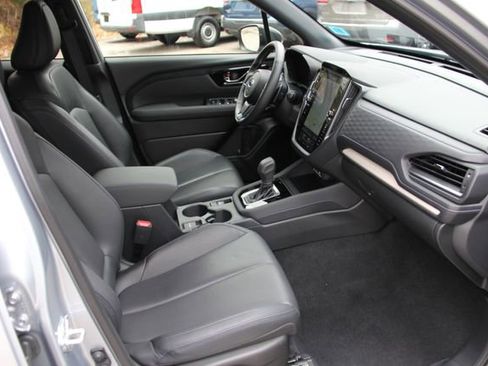 Used 2025 Subaru Forester Limited AWD/4WD image 34