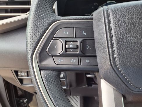 Used 2025 Toyota Sequoia SR5 AWD/4WD image 21