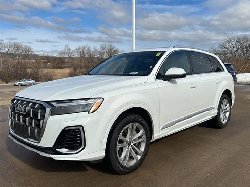 Used 2025 Audi Q7 3.0T Premium Plus image 13