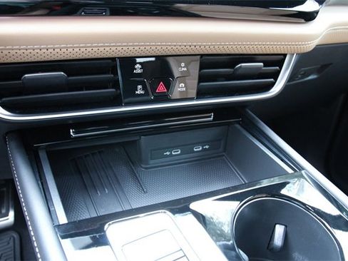 Certified 2025 Volkswagen Atlas Cross Sport SEL R-Line image 22