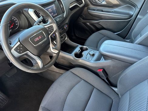Used 2023 GMC Terrain SLE w/ Driver Convenience Package image 4