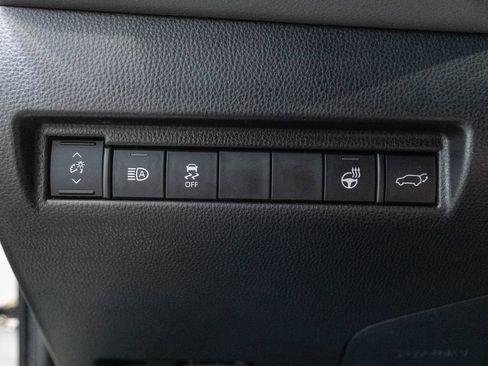 Certified 2021 Toyota Venza XLE w/ Softex Package AWD/4WD image 25