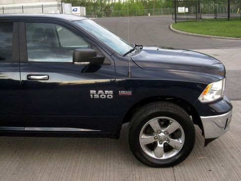 Used 2018 RAM 1500 Big Horn image 10