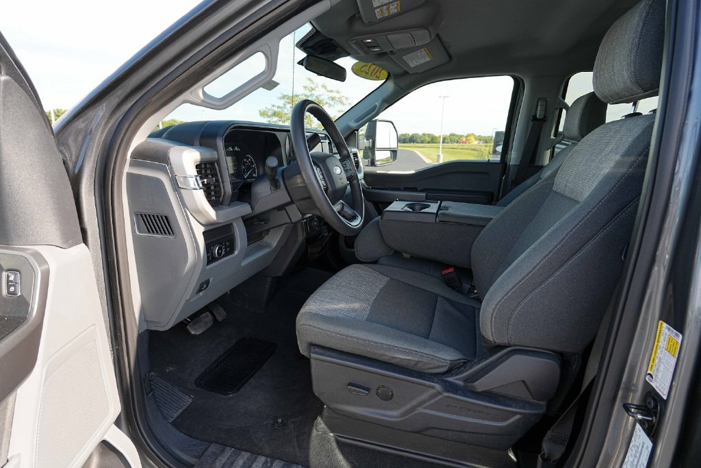 Used 2025 Ford F250 XLT AWD/4WD image 17