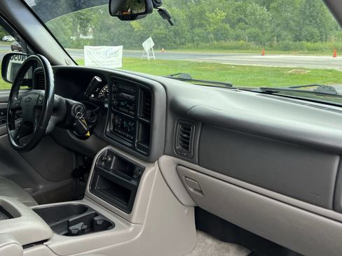 Used 2004 Chevrolet Tahoe LT w/ LT Preferred Equipment Group image 20