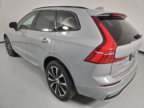 Used 2024 Volvo XC60 B5 Plus w/ Climate Package image 8