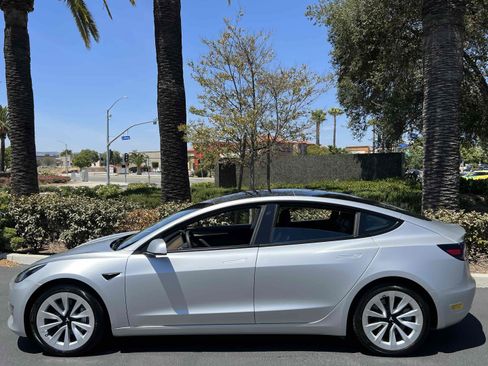 Used 2021 Tesla Model 3 Long Range AWD/4WD image 19