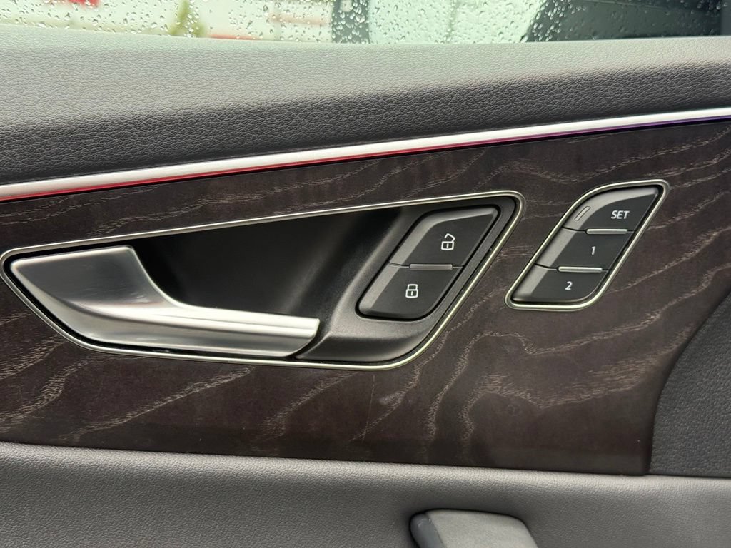 Used 2023 Audi Q8 Premium Plus w/ Premium Plus Package AWD/4WD image 13