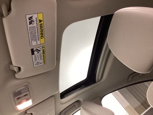 Used 2017 Honda HR-V EX image 29