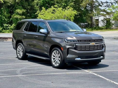 Used 2021 Chevrolet Tahoe Premier w/ Premium Package AWD/4WD image 11