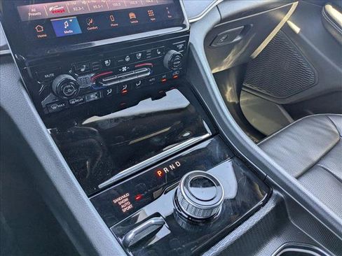 Certified 2024 Jeep Grand Cherokee L Limited w/ Luxury Tech Group II image 13