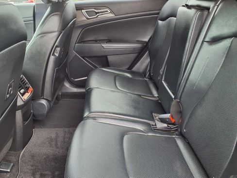 Certified 2024 Kia Sportage EX FWD image 12