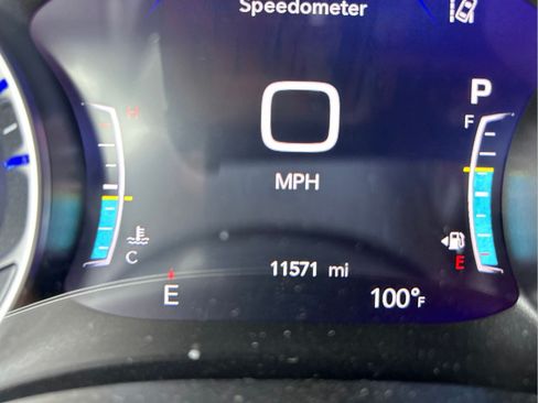 Used 2025 Chrysler Pacifica Select FWD image 28