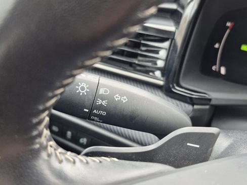 Certified 2025 Toyota Camry SE image 33