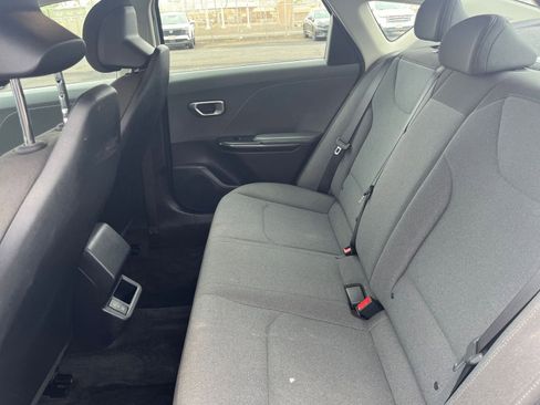 Used 2025 Kia K4 LXS image 24