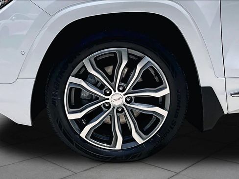 Used 2020 GMC Terrain Denali w/ Denali Premium Package FWD image 11