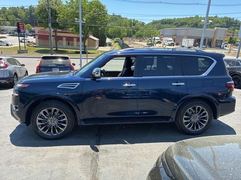 Used 2023 Nissan Armada Platinum w/ Captain's Chairs Package AWD/4WD image 4