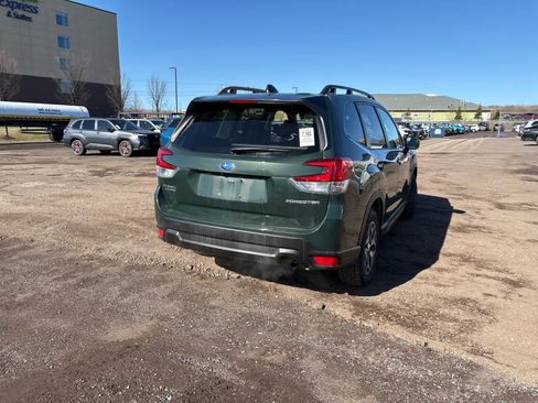 Used 2024 Subaru Forester Premium AWD/4WD image 6