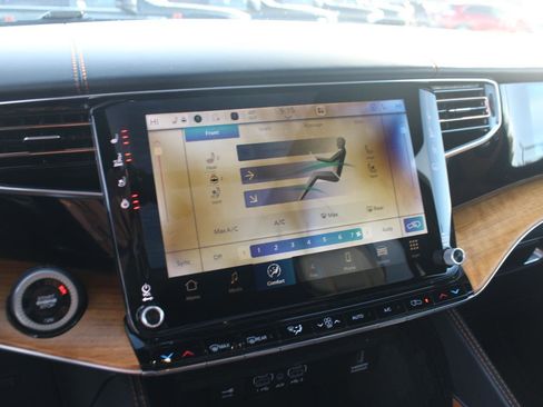 Used 2024 Jeep Grand Wagoneer L Series III image 22