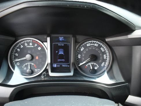Certified 2020 Toyota Tacoma TRD Off-Road w/ Technology Package AWD/4WD image 31