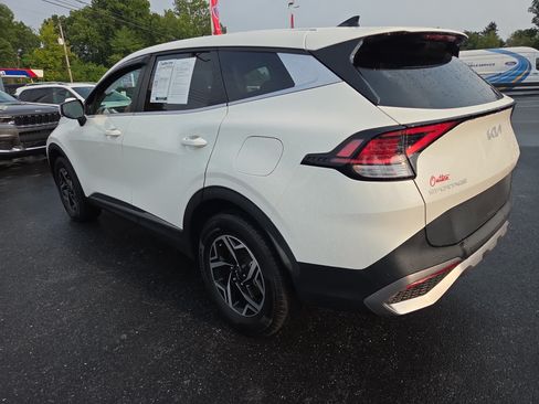 Used 2023 Kia Sportage LX AWD/4WD image 6