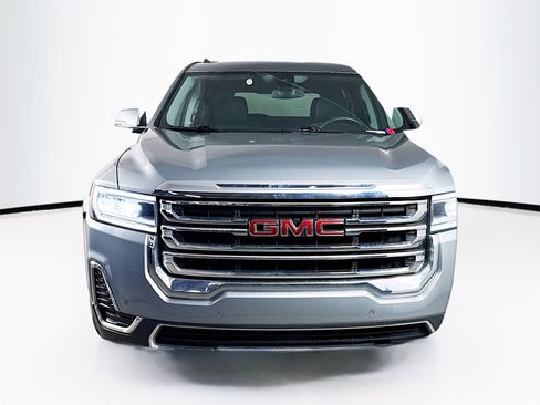 Used 2023 GMC Acadia SLE w/ Driver Convenience Package FWD image 3
