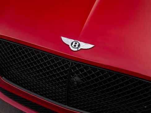 Used 2024 Bentley Continental GT image 31