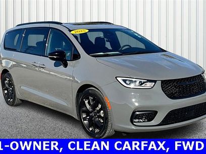 Used 2025 Chrysler Pacifica Limited