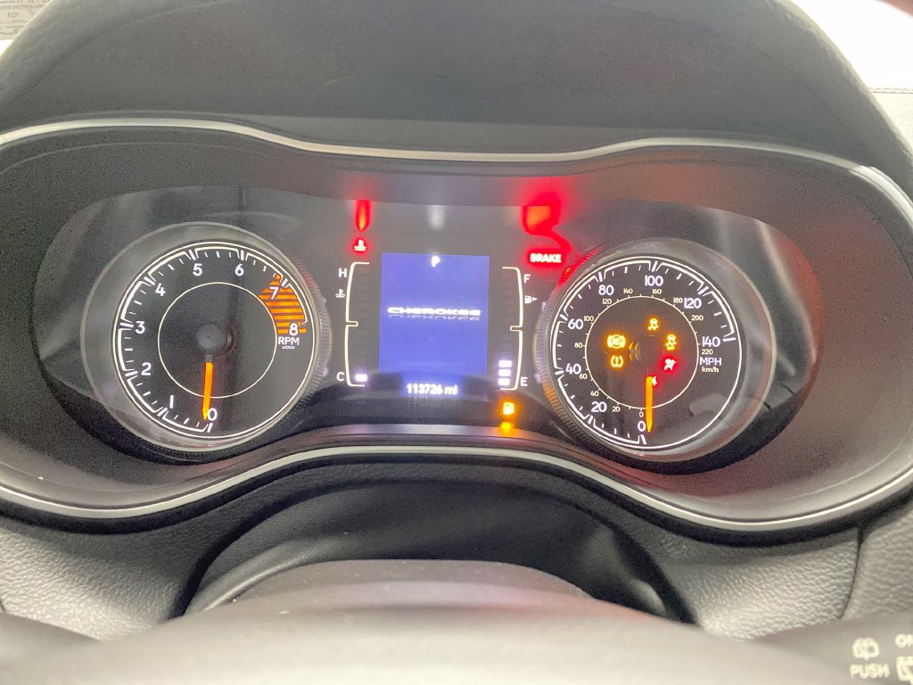 Used 2021 Jeep Cherokee Latitude Lux w/ Sun & Sound Group AWD/4WD image 19