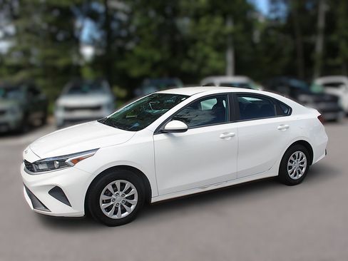 Certified 2024 Kia Forte LX FWD image 4