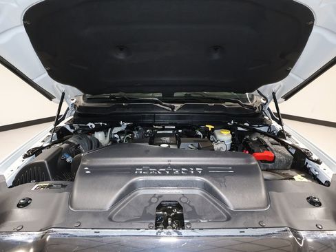 Used 2019 RAM 3500 Limited image 32