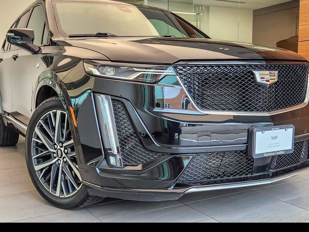 Used 2022 Cadillac XT6 Sport w/ Technology Package AWD/4WD image 2