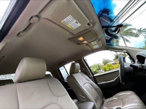 Used 2011 Nissan Frontier SL image 17