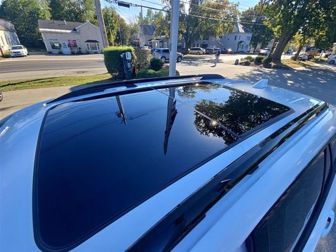 Used 2021 GMC Terrain SLE w/ Driver Convenience Package image 19