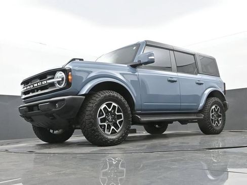 Used 2025 Ford Bronco Outer Banks AWD/4WD image 12