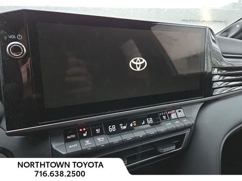 Used 2025 Toyota Camry XSE image 17