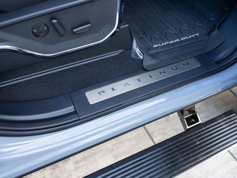 Used 2025 Ford F450 Platinum image 38