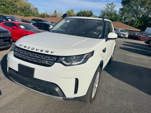 Used 2018 Land Rover Discovery HSE image 2