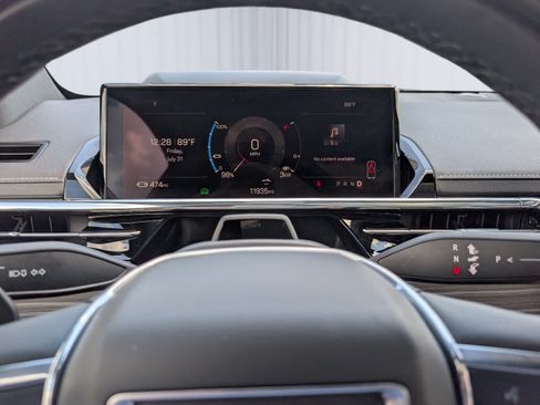 Certified 2025 GMC Sierra EV Denali AWD/4WD image 30
