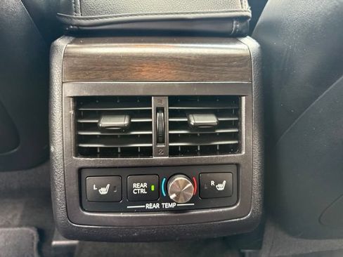 Used 2016 Toyota Avalon Limited w/ Toyota Safety Sense Package FWD image 29