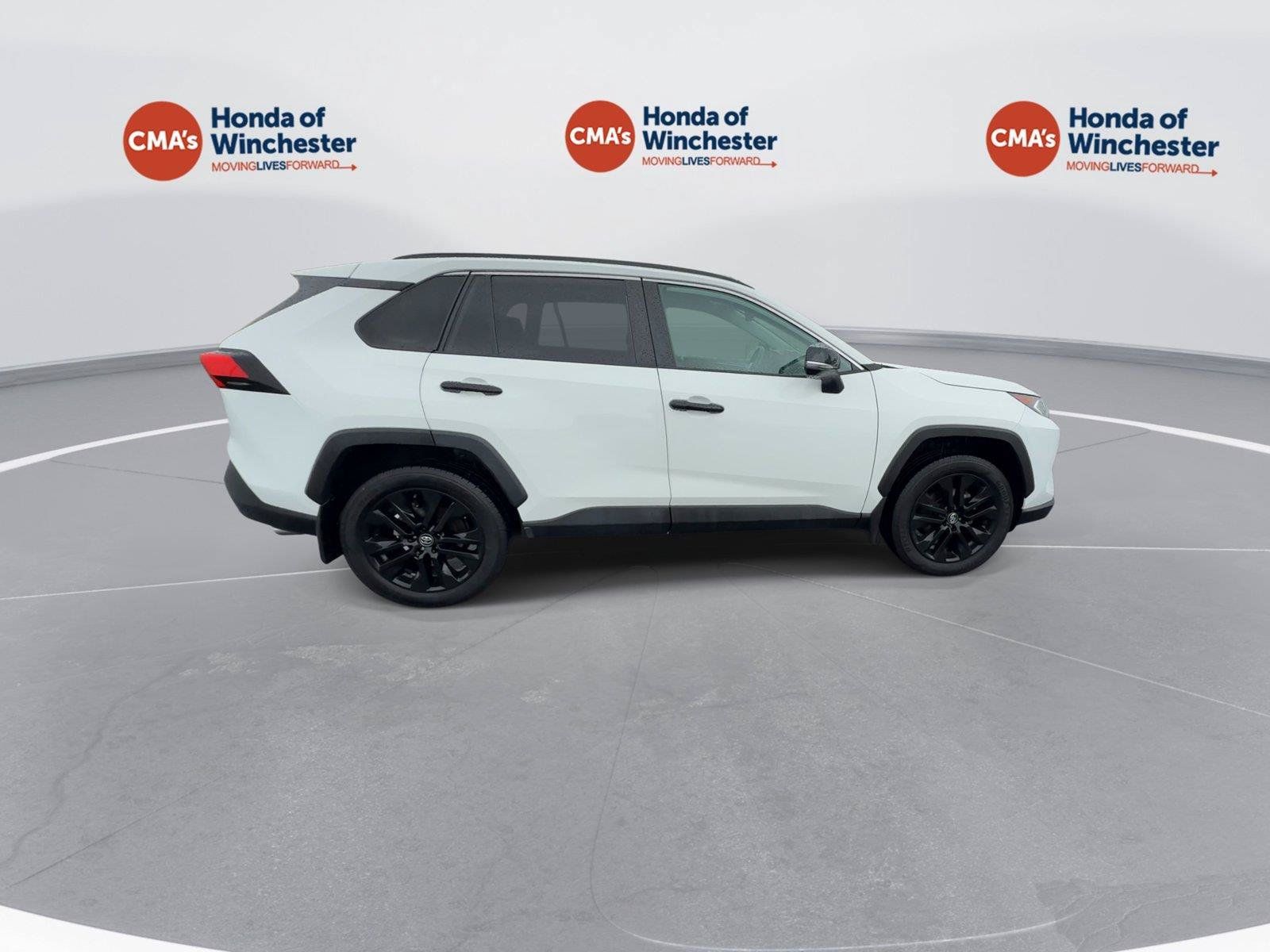 Used 2020 Toyota RAV4 XLE Premium AWD/4WD image 9