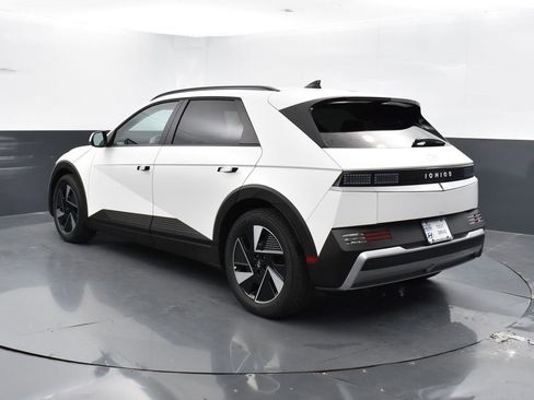 New 2025 Hyundai Ioniq 5 SEL image 8