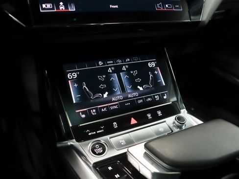 Used 2024 Audi Q8 e-tron Premium Plus image 20