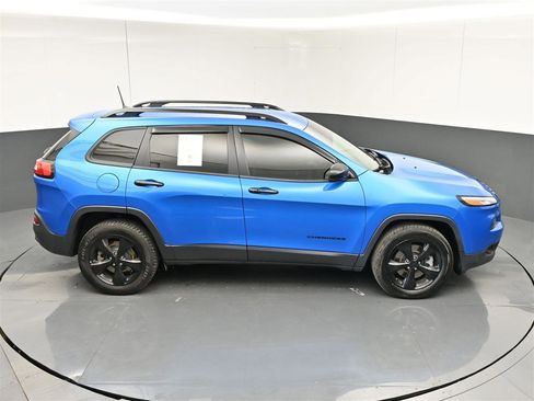 Used 2018 Jeep Cherokee Limited w/ Technology Group AWD/4WD image 24