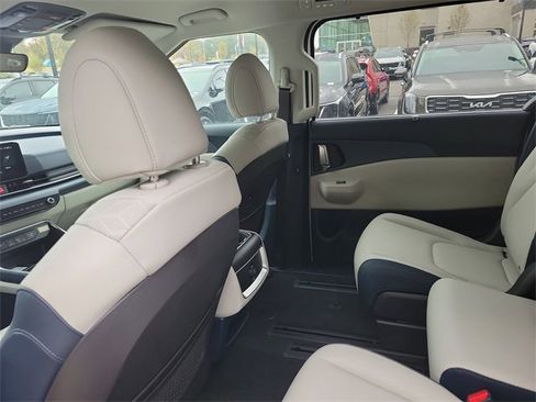 New 2026 Kia Carnival EX image 12